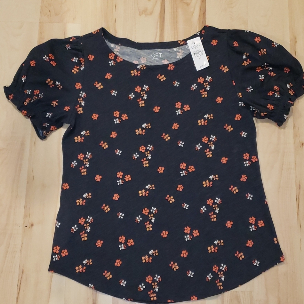 Dary gray with flowers top